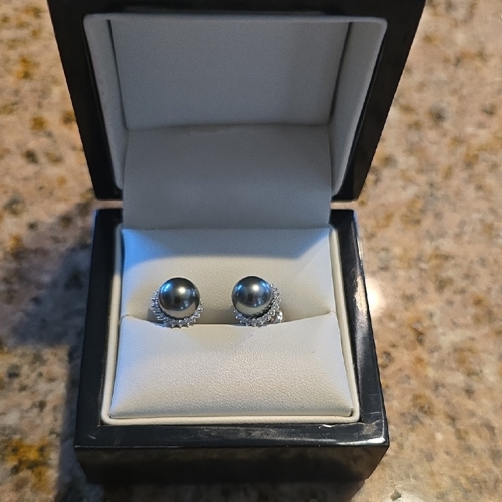 Silver Gray Classic Stud Earrings